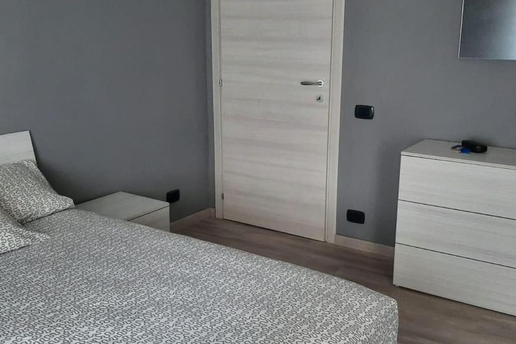 Appartamento Como- กรานดาเต ภายนอก รูปภาพ